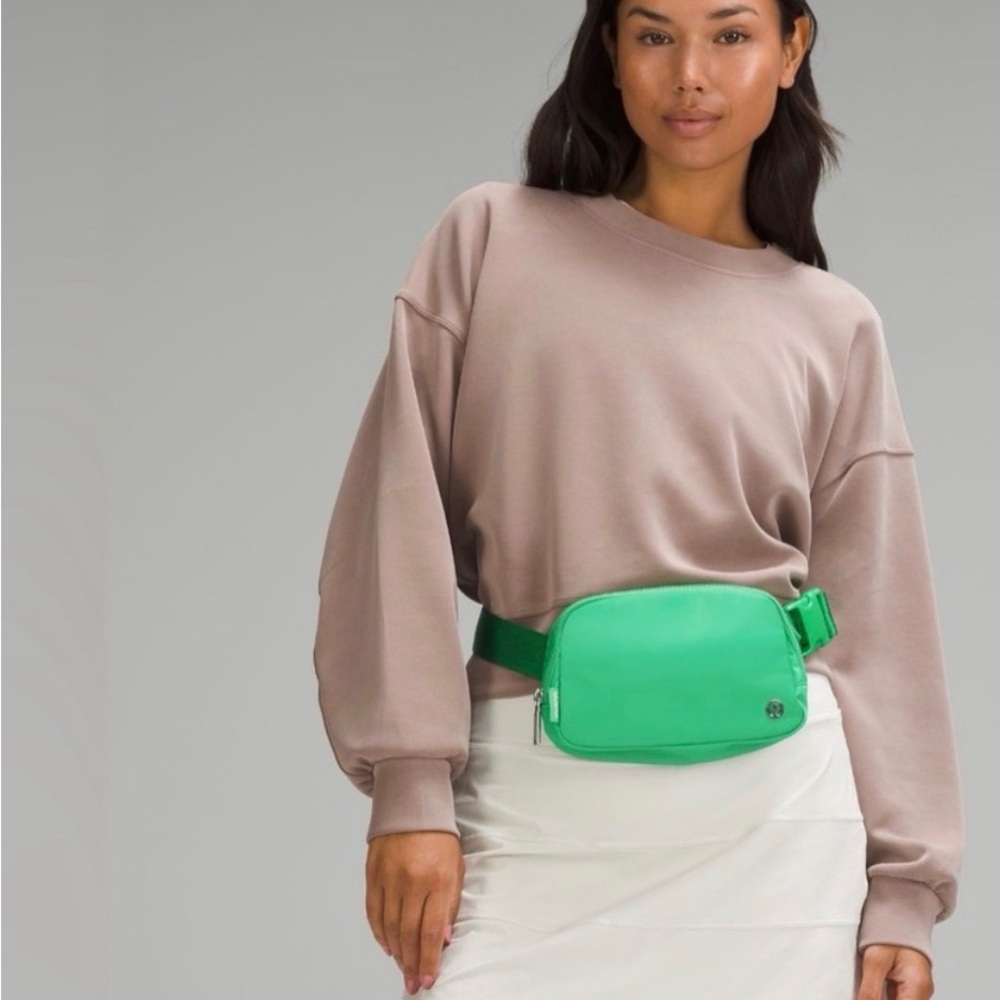 Lululemon green crossbody Belt Bag